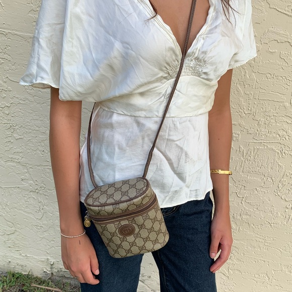(59) GUCCI 80s Binocular Bag - Picture 1 of 10